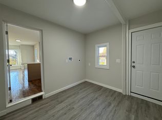 35 Mount Pleasant St, Derby, CT 06418