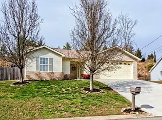 6454 Hugh Willis Rd, Powell, TN 37849