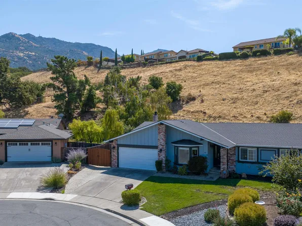 44 Petar Ct, Clayton, CA 94517