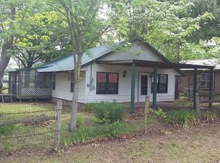 608 W Choctaw St, Clayton, OK 74536