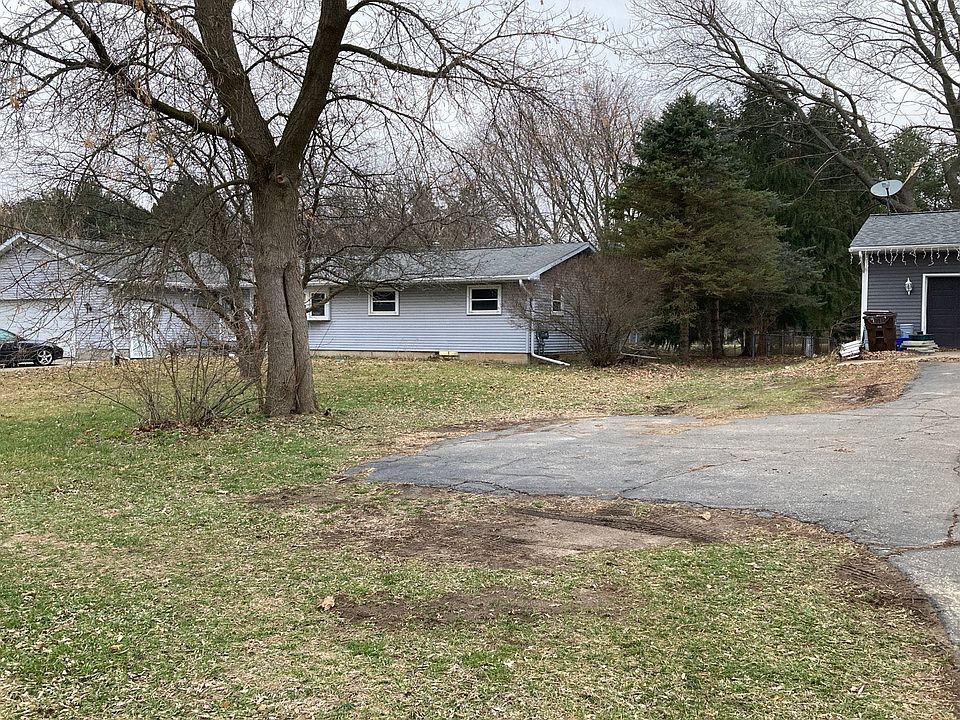 2nd image of 936 W Dansville Rd