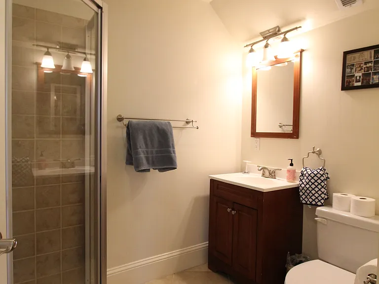 31 Florence St #31 — Photo 45