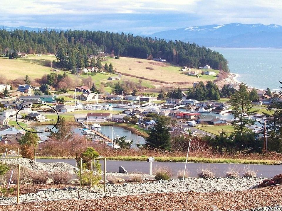 Along Saratoga Passage-circle