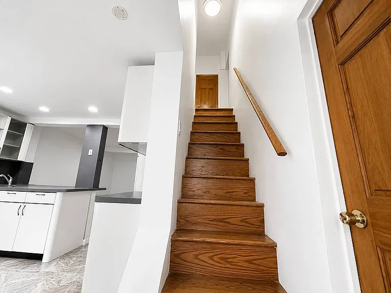 175 9th St #1B — Photo 10
