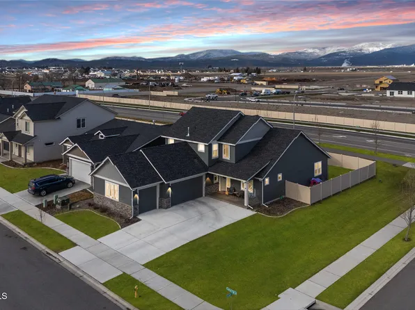 3366 N Cyprus Fox Loop, Post Falls, ID 83854