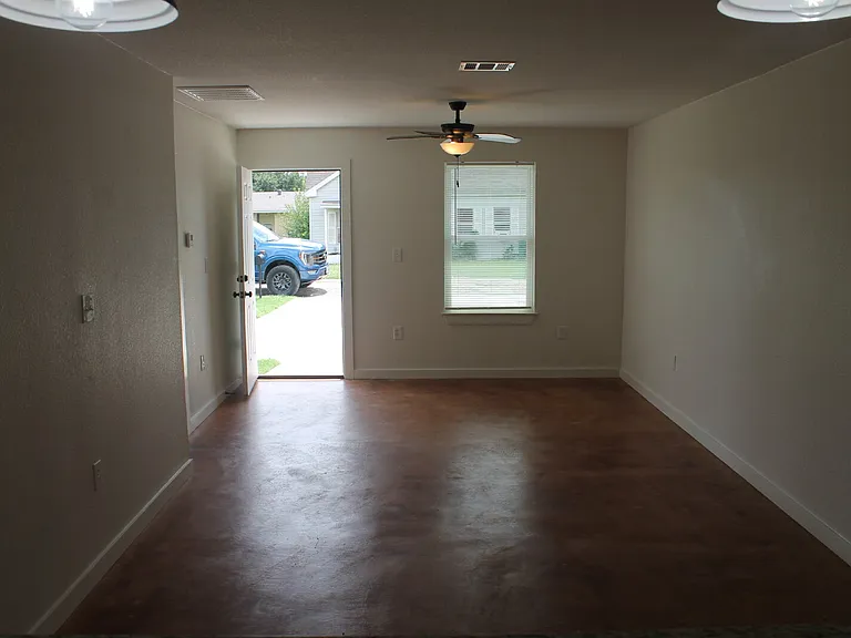301 E Bowie Ave #A — Photo 13