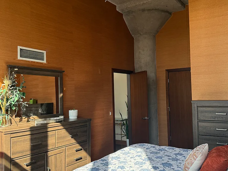 320 E 21st St #411 — Photo 15