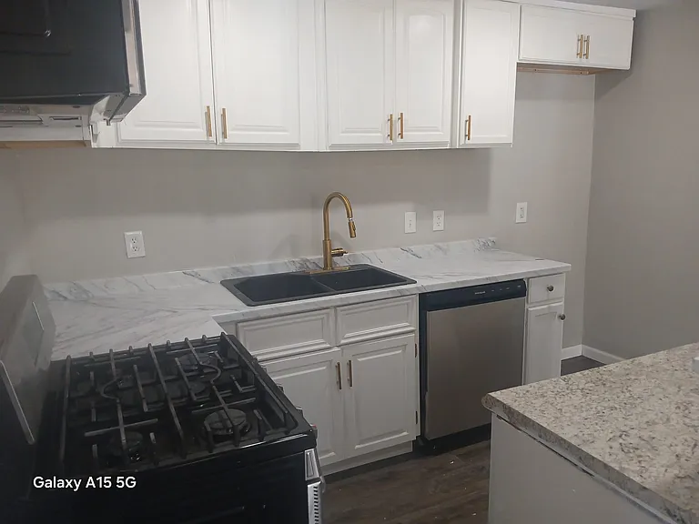 4339 W 8th St — Photo 11