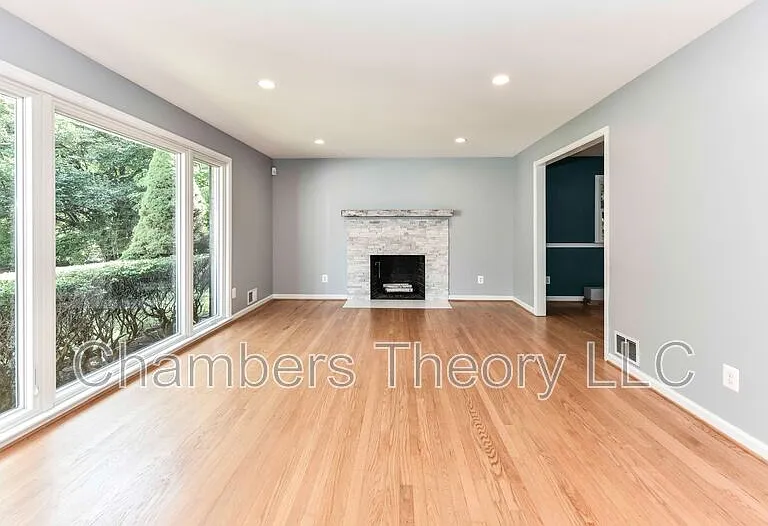 9205 Hamilton Dr — Photo 4