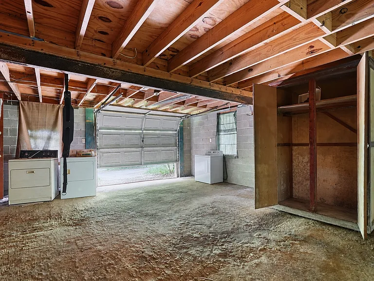 615 Macon St — Photo 25