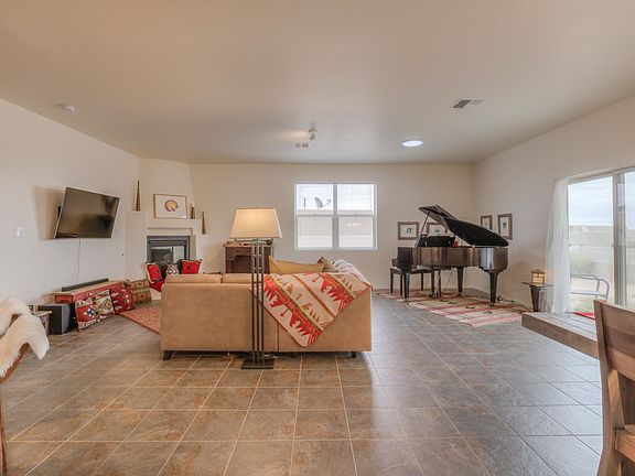 Santa Fe Trail Dr NE-5