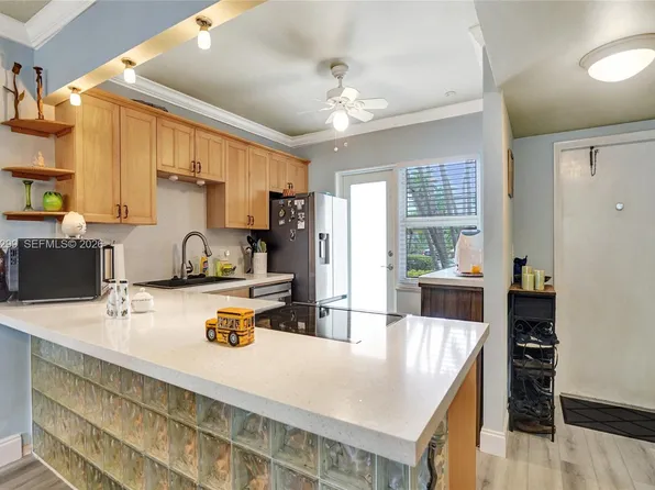 3181 S Ocean Dr APT 107, Hallandale Beach, FL 33009
