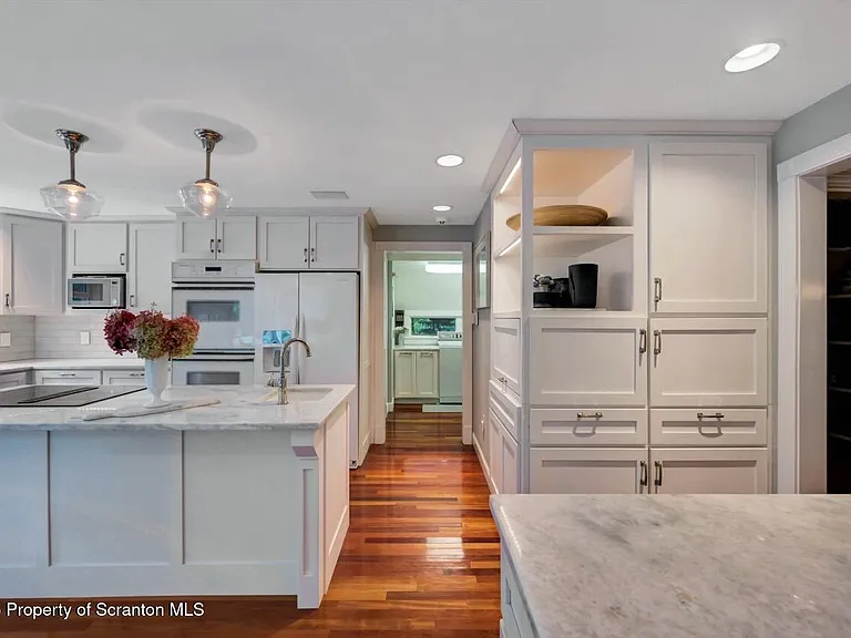 3360 Forest Rd — Photo 22