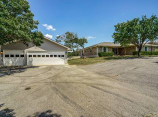 604 Rodeo Dr, Boerne, TX 78006