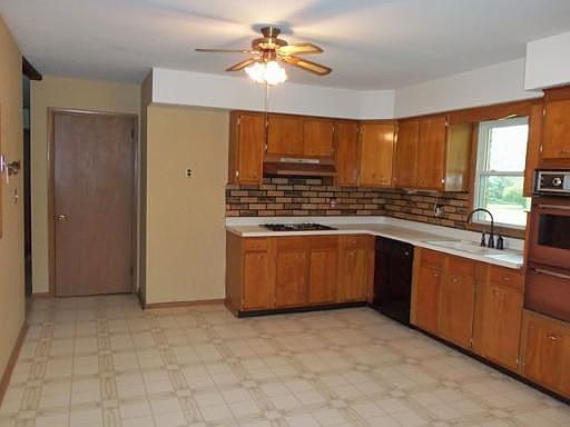 2nd image of 7631 Stanton Ave