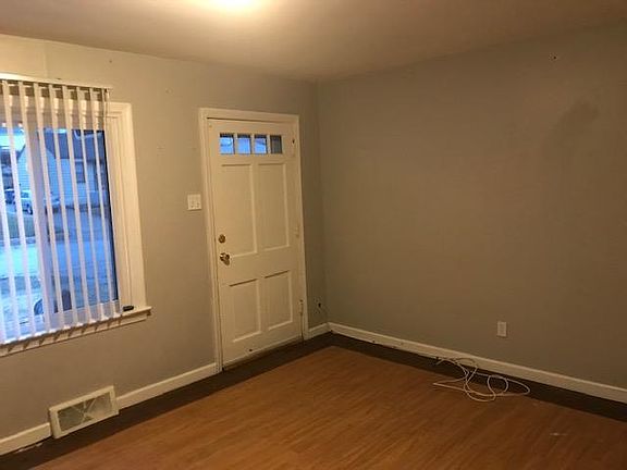 3rd image of 10234 Saint Dennis Ln