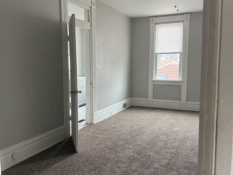 211 Sterling St — Photo 11