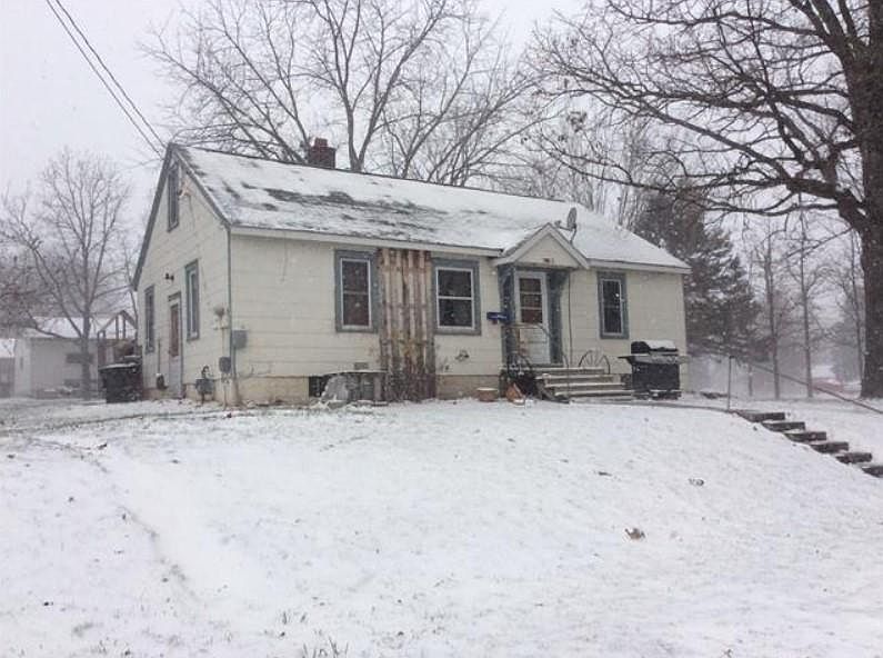 1st image of 419 4th Ave NE