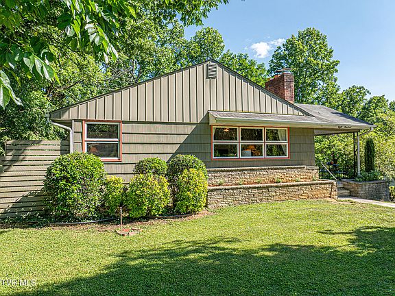 2nd image of 800 Prospect Ave