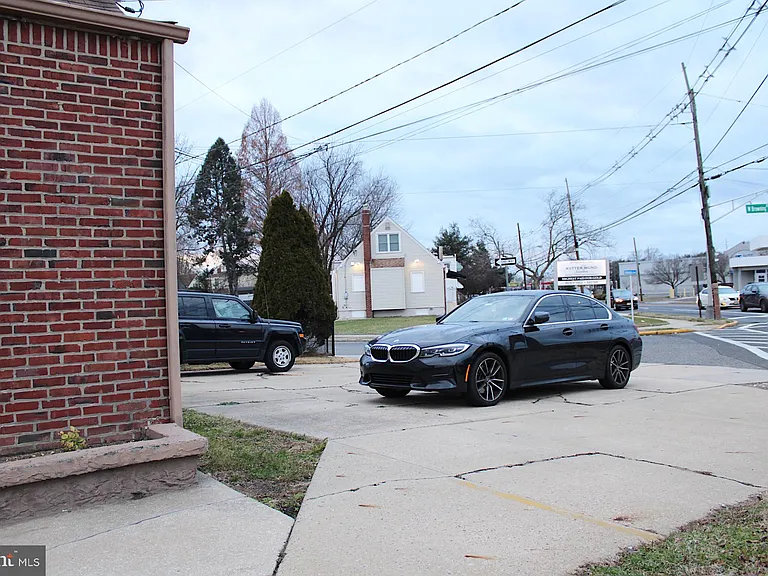 W Browning Rd — Photo 18
