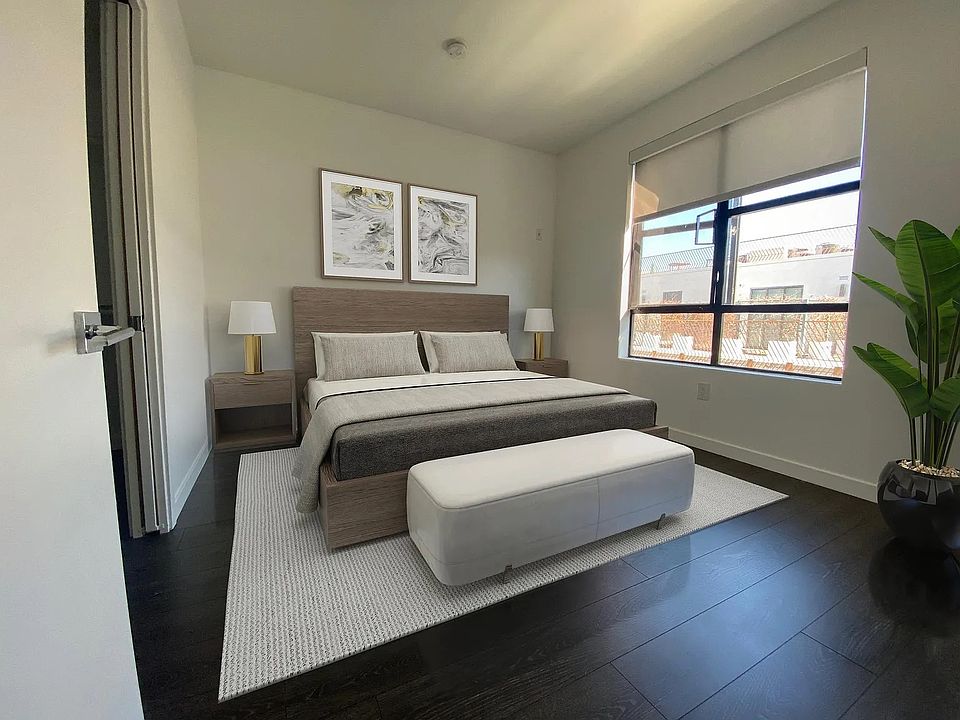 1st image of 5800 Harold Way #303