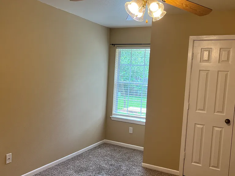 938 Sun Meadow St — Photo 13