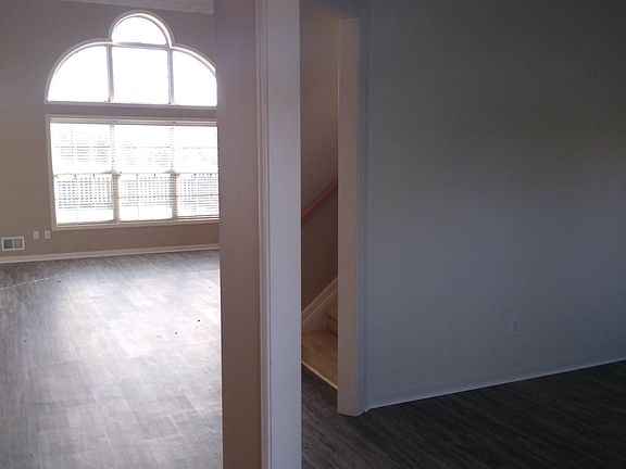 2nd image of 472 Wellington Gardens Dr