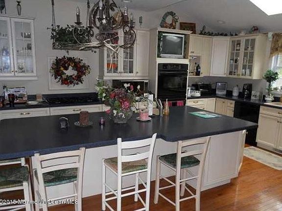 2nd image of 720 Michael Dr