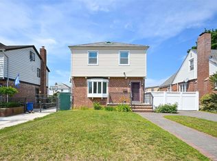 75-34 182nd St, Flushing, NY 11366
