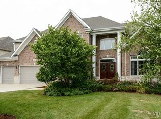 2401 Bird Ln, Batavia, IL 60510