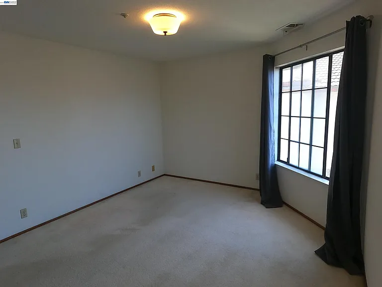 19179 Alpha Ct — Photo 34