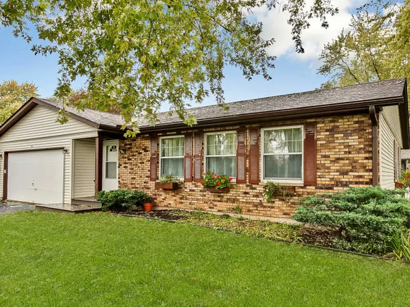 15 Deer Path, Lake In The Hills, IL 60156