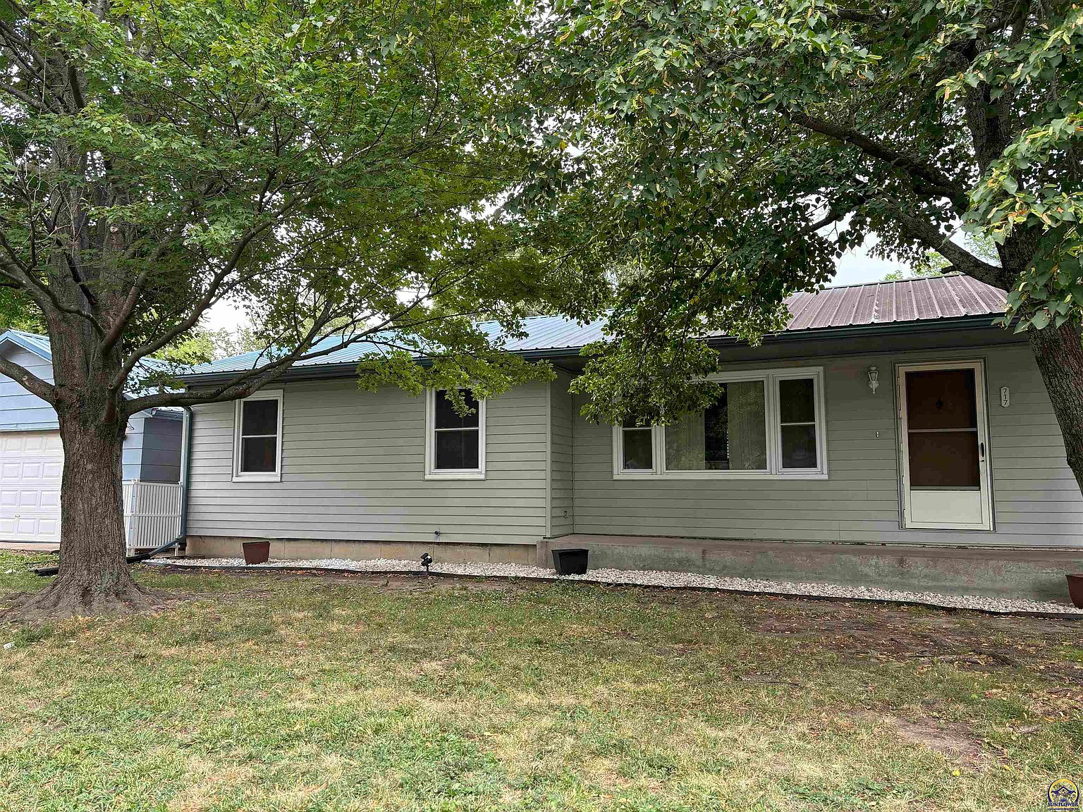 717 S 8th St, Burlington, KS 66839 | Zillow