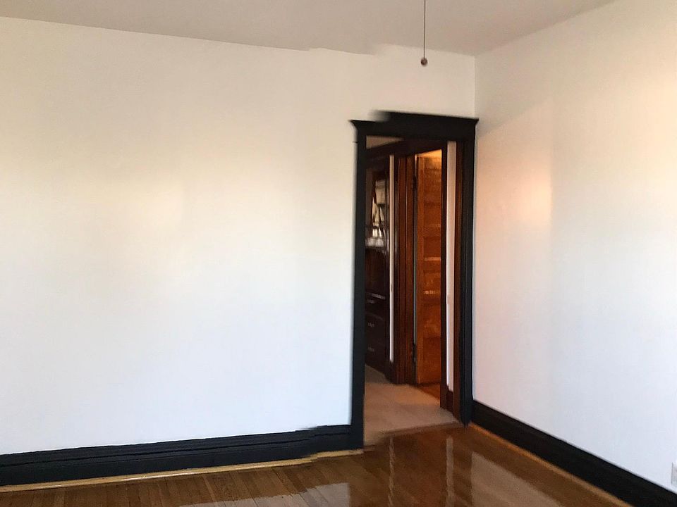1st image of 3901 W Montrose Ave Floor 2