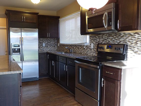 4th image of 3014 Fox Hill Dr