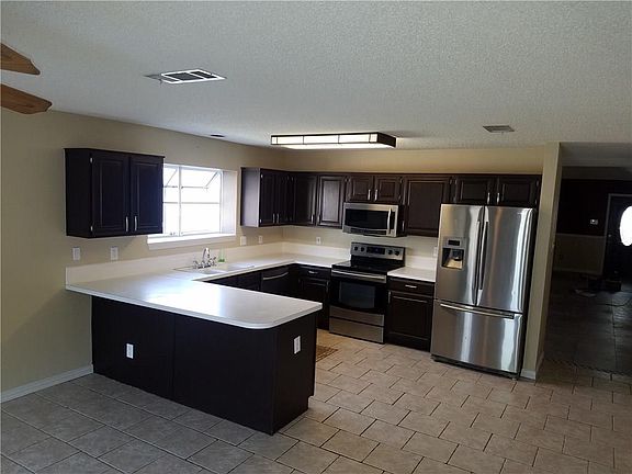 5th image of 4833 Scots Briar Ln