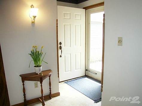 Bright 2 Story Foyer