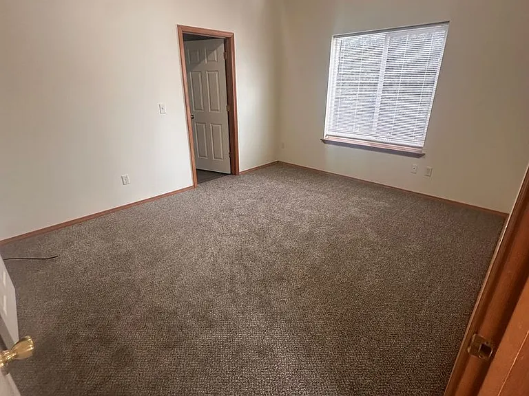 7820 Three Rivers Dr — Photo 4