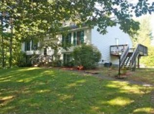 357 Kent Farm Rd, Hampstead, NH 03841