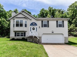 1204 Fenton Ridge Dr, Fenton, MO 63026