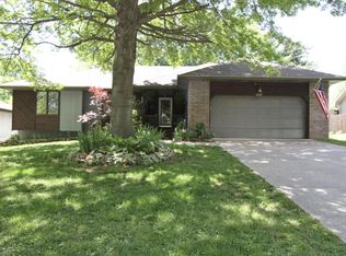 5635 S Roanoke Ave, Springfield, MO 65810