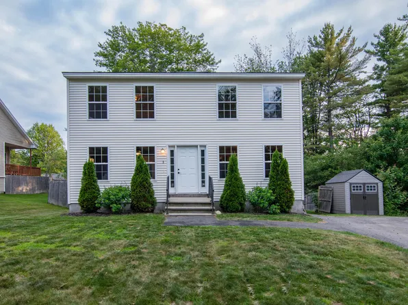 9 St James Place, Lewiston, ME 04240