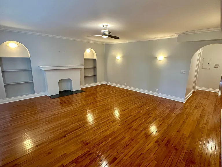 2310 W Farwell Ave #2W — Photo 2