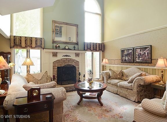 3rd image of 756 N Walden Dr
