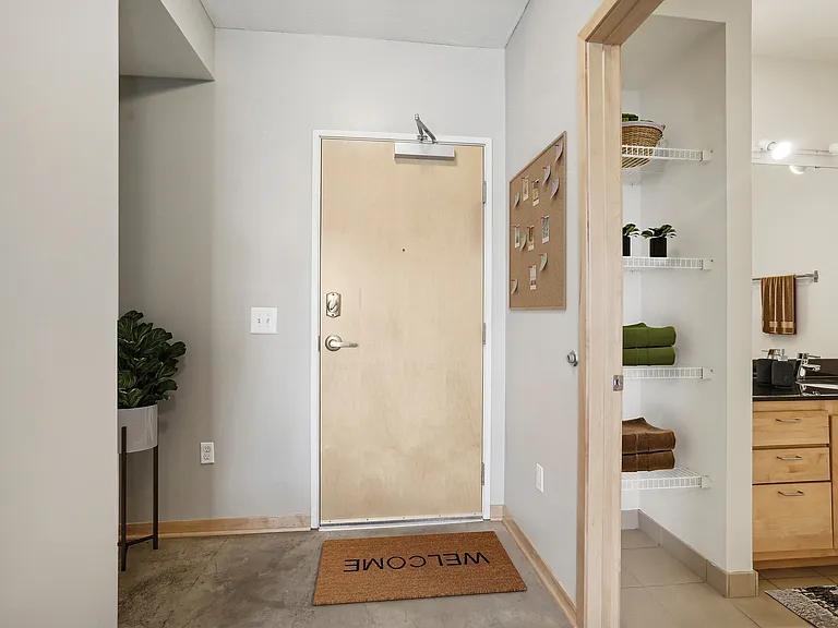 Hennepin Floorplan Entryway Hennepin Floorplan Entryway