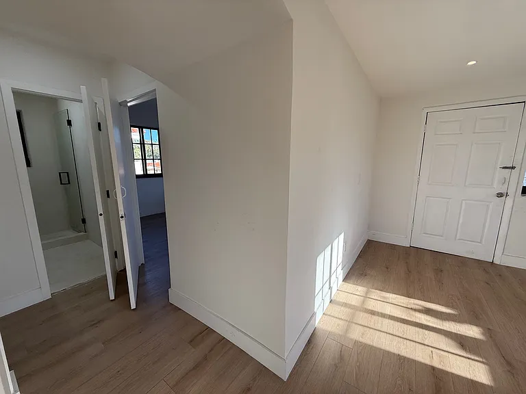 1716 SW 11th St #1 — Photo 7