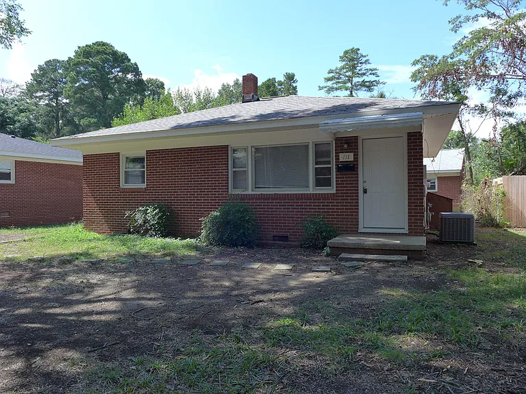 111 Isley St — Photo 14
