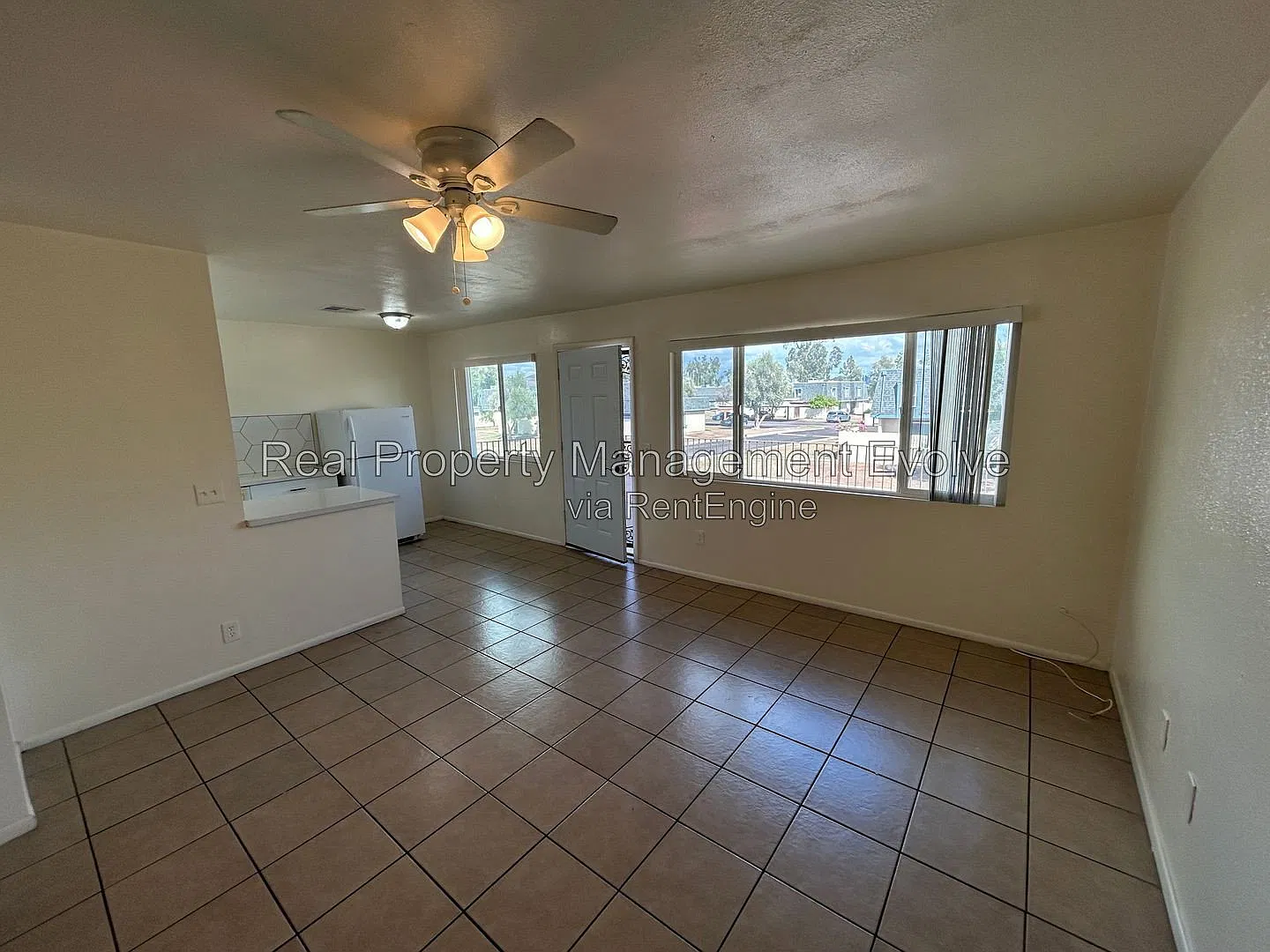 2 bed, 1.0 bath, 955 sqft, $895 — Photo 4