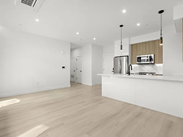 4525 Bergenwood Avenue image 65 of 74