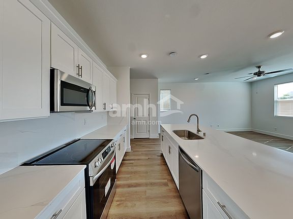3rd image of 11135 Magallanes St